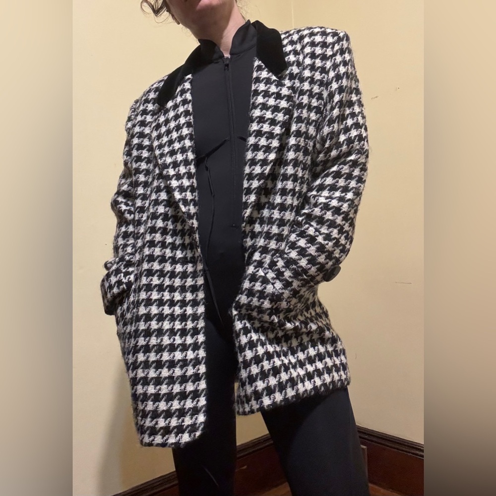 Vtg USA made Black and White Houndstooth Mohair Blazer, fits all